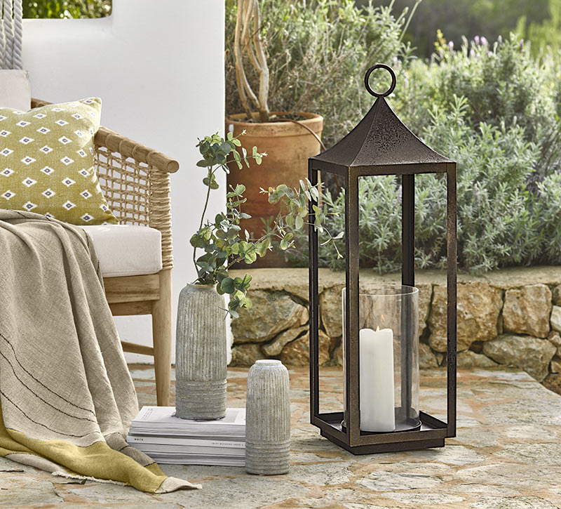 Catalogue LOBERON - Lanterne d'extérieur en métal noir