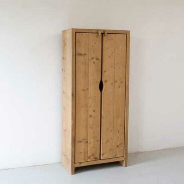 Les meubles en bois récupéré de Katrin Arens