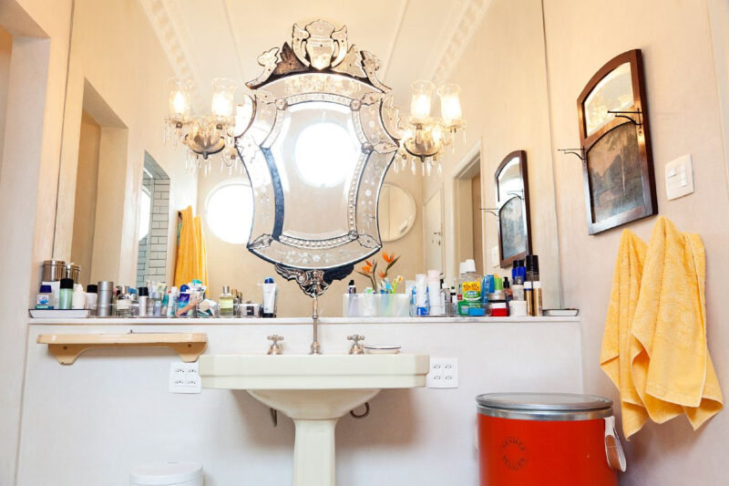 Lavabo et mirroir vénitien