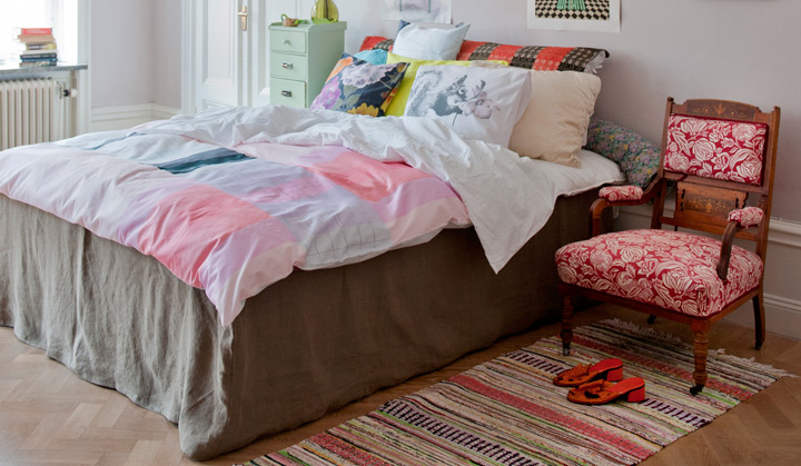 Le style bohème de la designer suédoise Katarina Wiklund // Mixe des motifs et couleurs pour le linge de lit