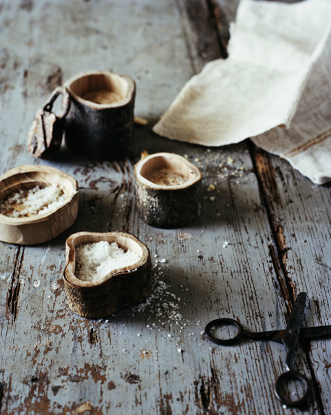 Andrea Brugi, artisan menuisier dans son atelier