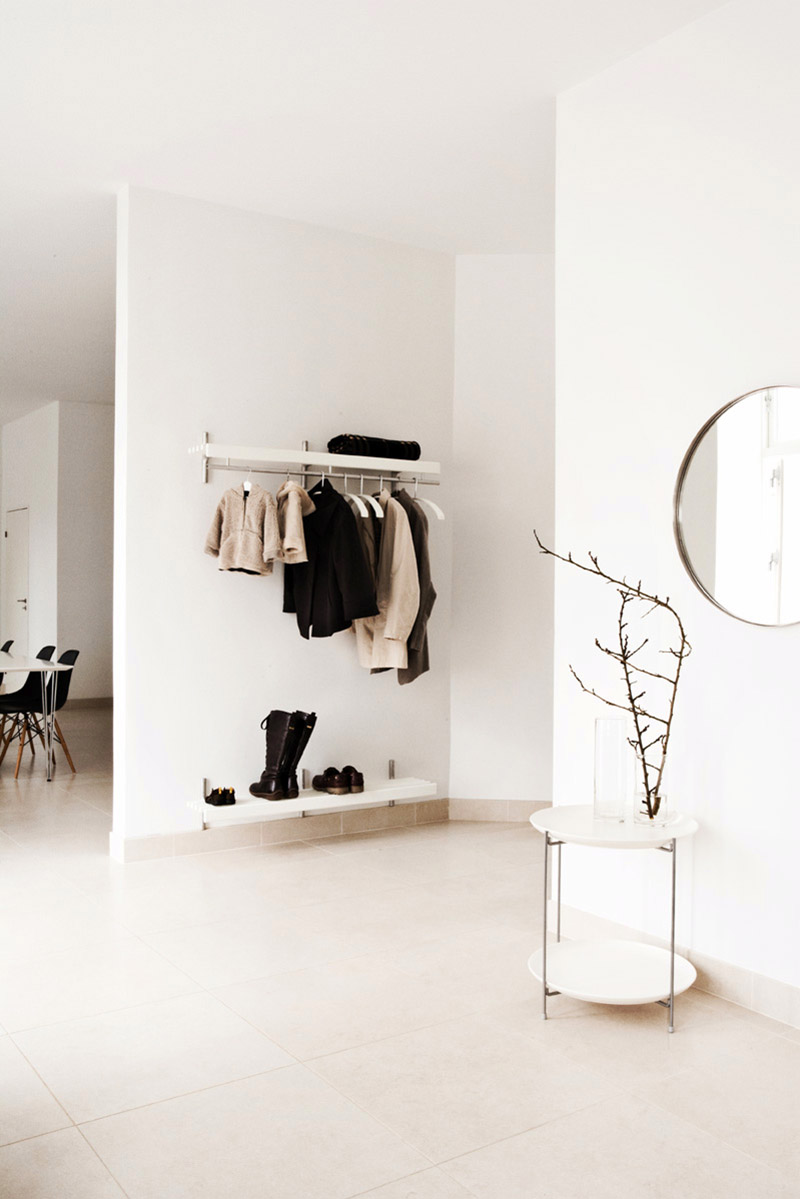 Un ancien presbytère dans un style scandinave minimaliste