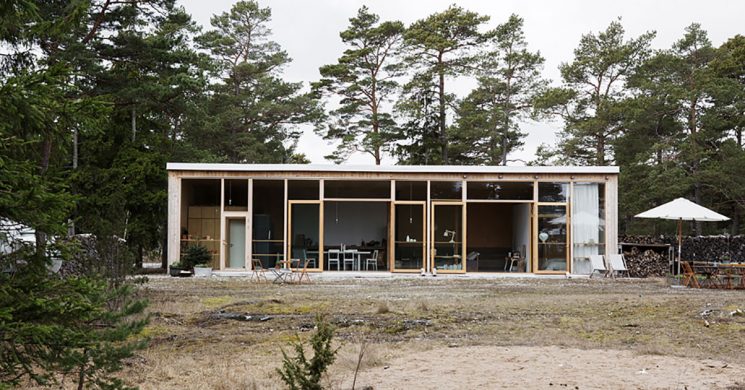 Un hangar militaire au look dépouillé sur l'île de Furillen en Suède || imberg arkitekter