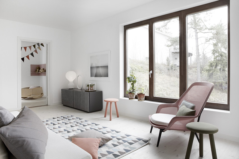L'intérieur de la designer Eva Lilja Löwenhielm dans un style scandinave design utltra minimaliste