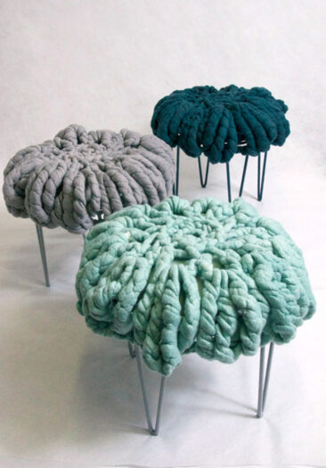 Tabouret avec assise en laine bouillie par l'artiste Sud Africaine Ronel Joordan
