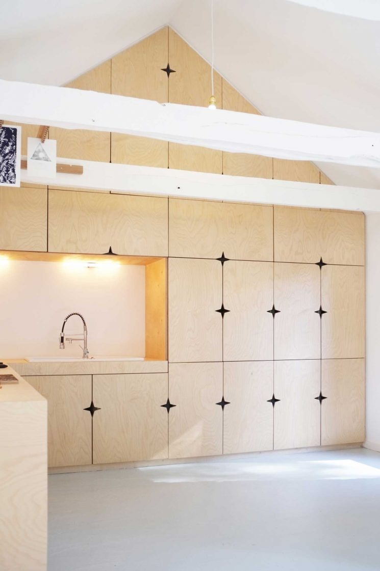 Ne dites plus contreplaqué, dites "plywood" || Modal studio - French barn converted into artists studio