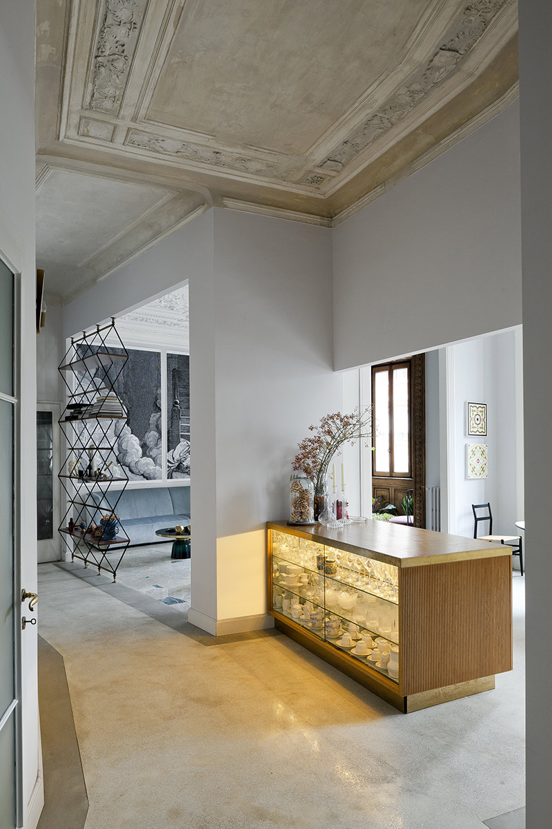 Appartement ancien à Milan, rénové par l'architecte Petro Russo dans un style design