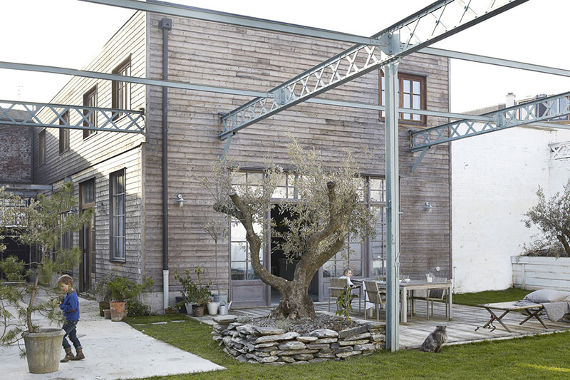 Un ancien atelier de gaufrerie rénovée en loft près de Lille