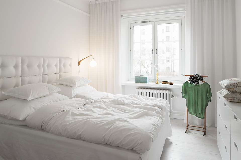 Une chambre blanche comme un cocon Turbulences Déco