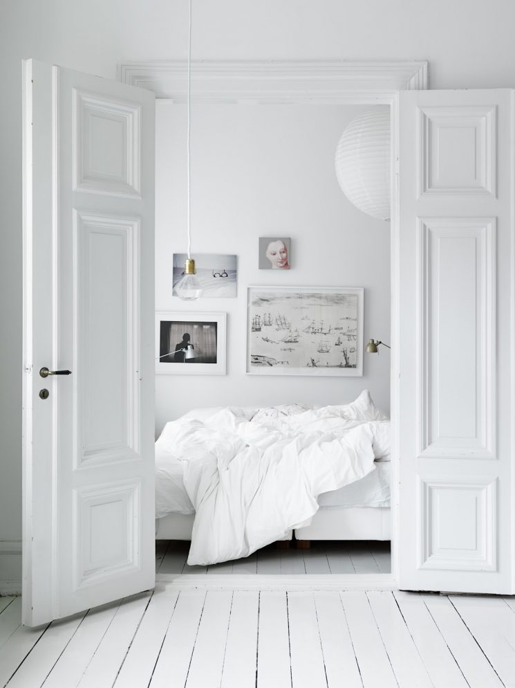 Une chambre blanche comme un cocon douillet Une chambre blanche comme un cocon douillet