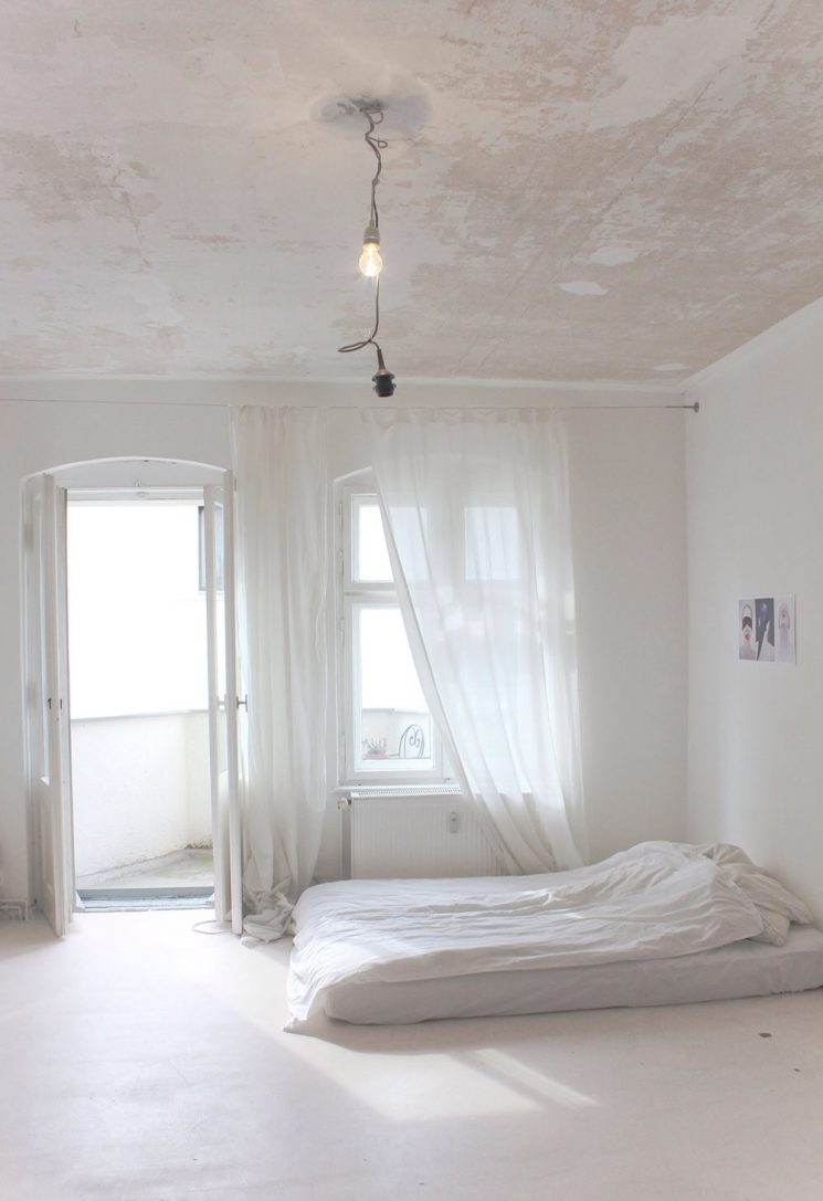 Une chambre blanche comme un cocon || Pour réchauffer le blanc jouer des patines Une chambre blanche comme un cocon || Pour réchauffer le blanc jouer des patines
