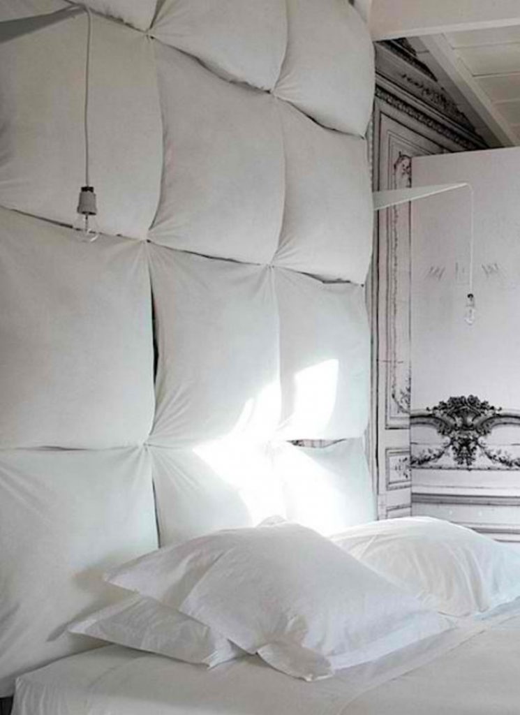 Une chambre blanche comme un cocon || Suite Martin Margiela Les sources de Caudalie