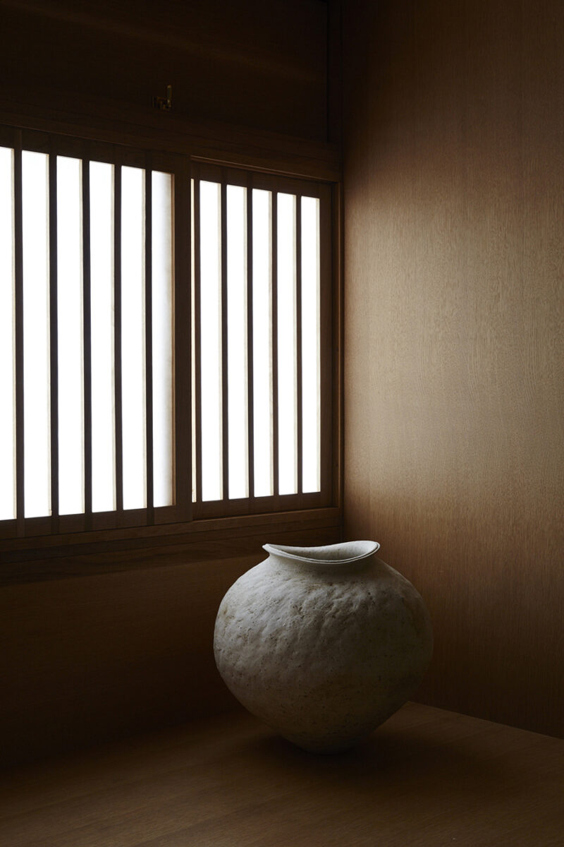 Ambiance inspirée des intérieurs japonais pour l'appartement du couple, fondateur de la boutique Mjölk à Toronto