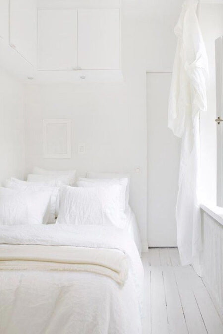 Un appartement blanc immaculé par Fantastic Frank