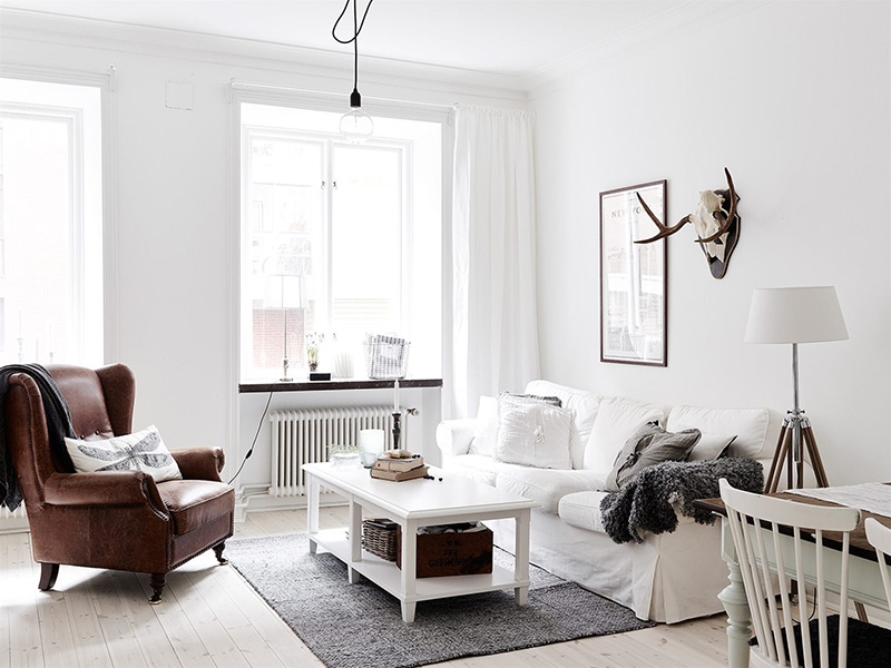 Un appartement blanc en vente sur Stadhem en Suède de style scandinave minimaliste