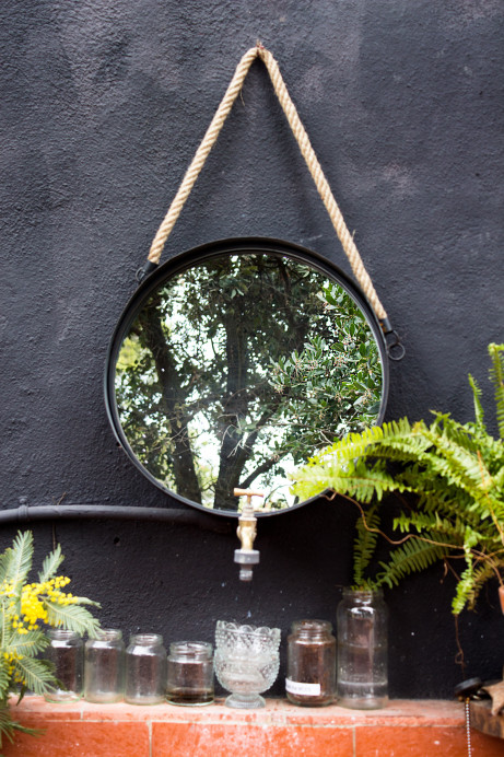 Un miroir dans le jardin