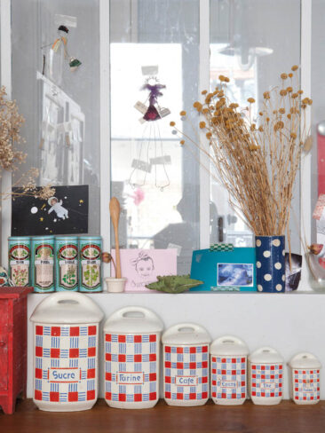 Un certain esprit brocante pour cet appartement bohème parisien