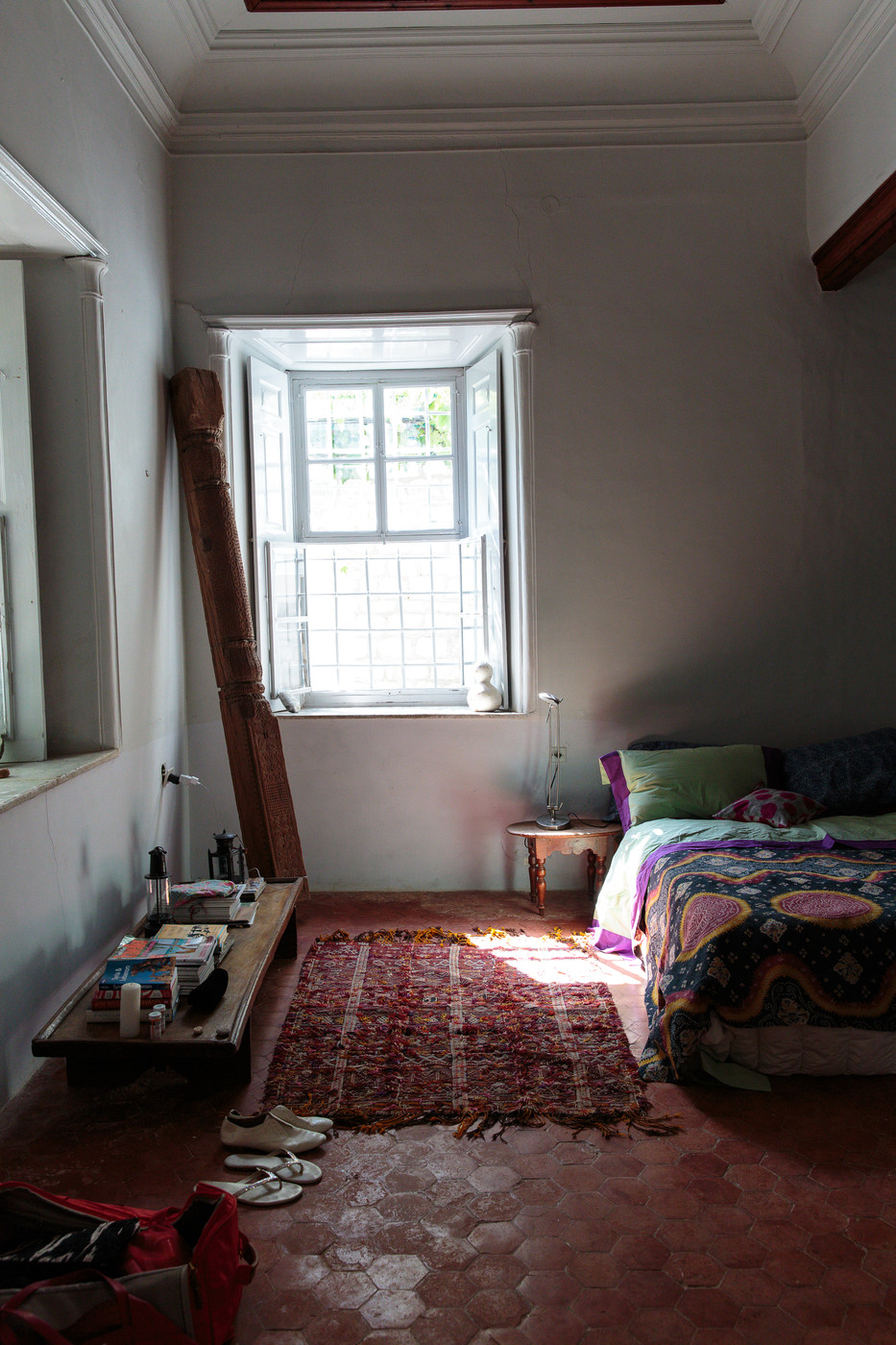 Lonny Magazine - Bohemian Eclectic Mediterranean Vintage Bedroom || Marsala Pantone couleur 2015 Lonny Magazine - Bohemian Eclectic Mediterranean Vintage Bedroom || Marsala Pantone couleur 2015