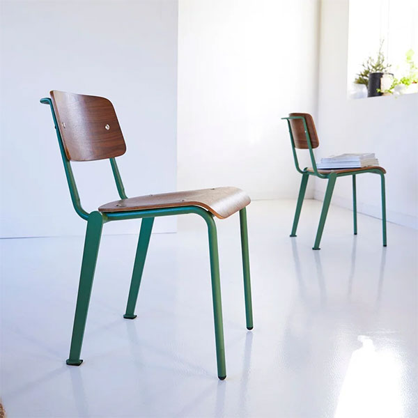 Tikamoon - Chaise en métal vert et frêne, Mio