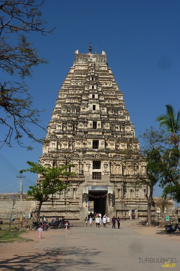 Voyage en Inde - Site de Hampi - Gopura du temple de Virupaksha