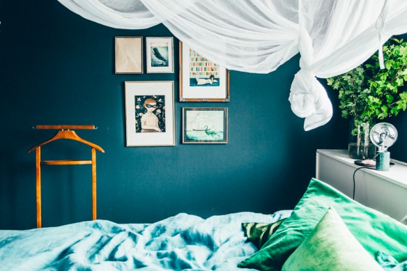 La maison de Kristin Lagerqvist-Krickelin || Une chambre bleu canard