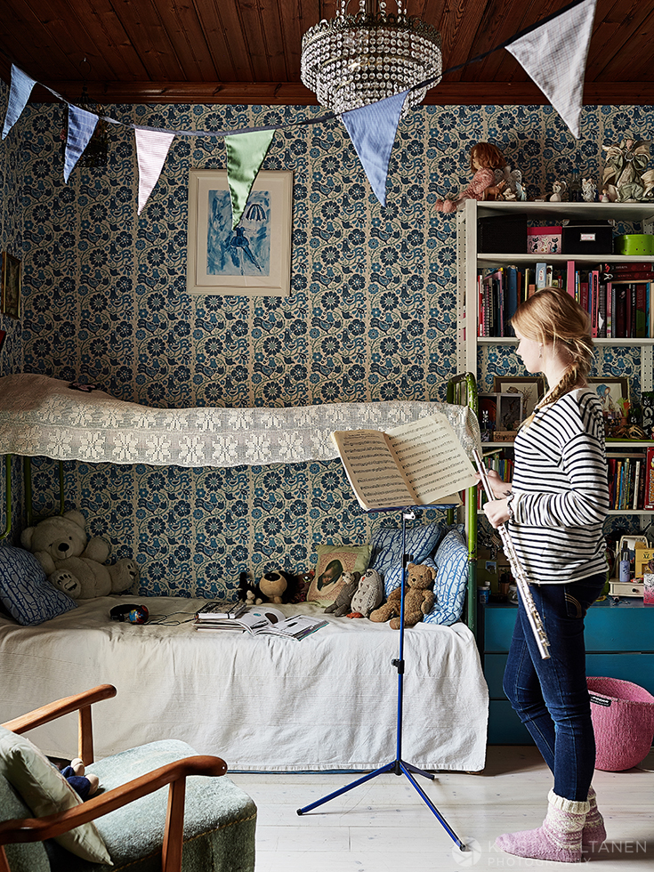 Une vieille ferme en Suède - Photo Krista Keltanen || Une chambre d'enfants bohème