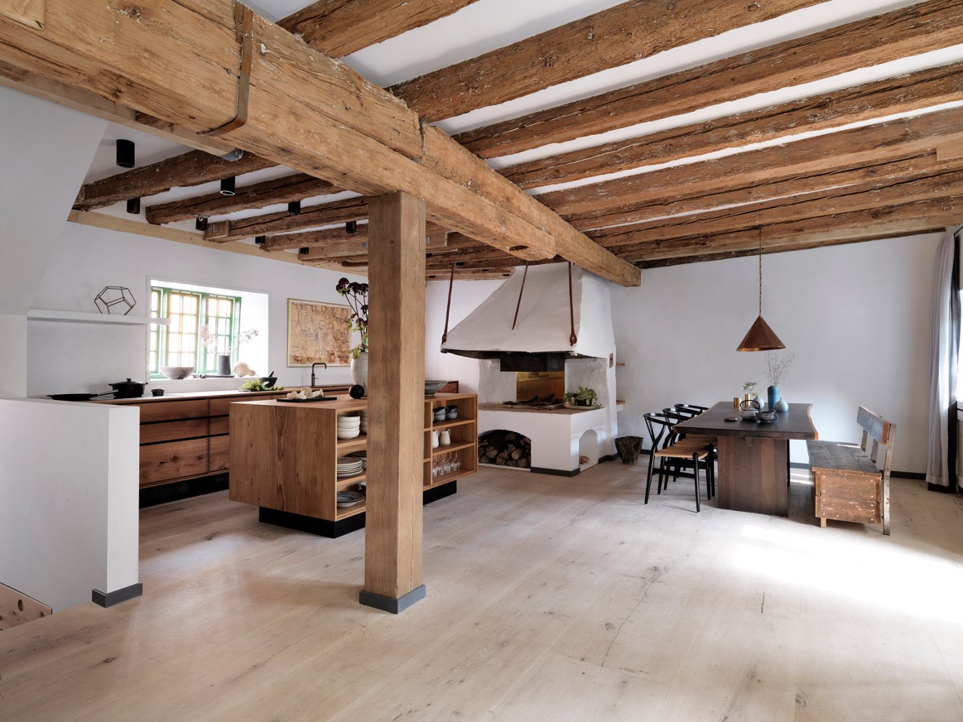 Gardehvalsoe_Bespoke-kitchen-Model-Dinesen-HeartOak_2
