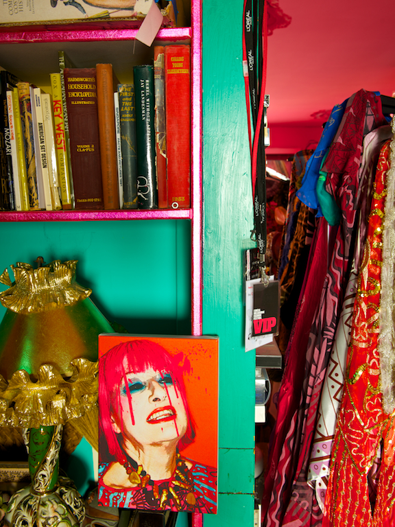 L'intérieur de la designer Zandra Rhodes || Ultra bohème, ultra couleur