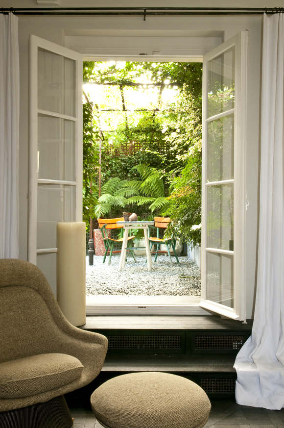 Un appartement au ré-de-chaussé à Paris avec sa cour intérieure