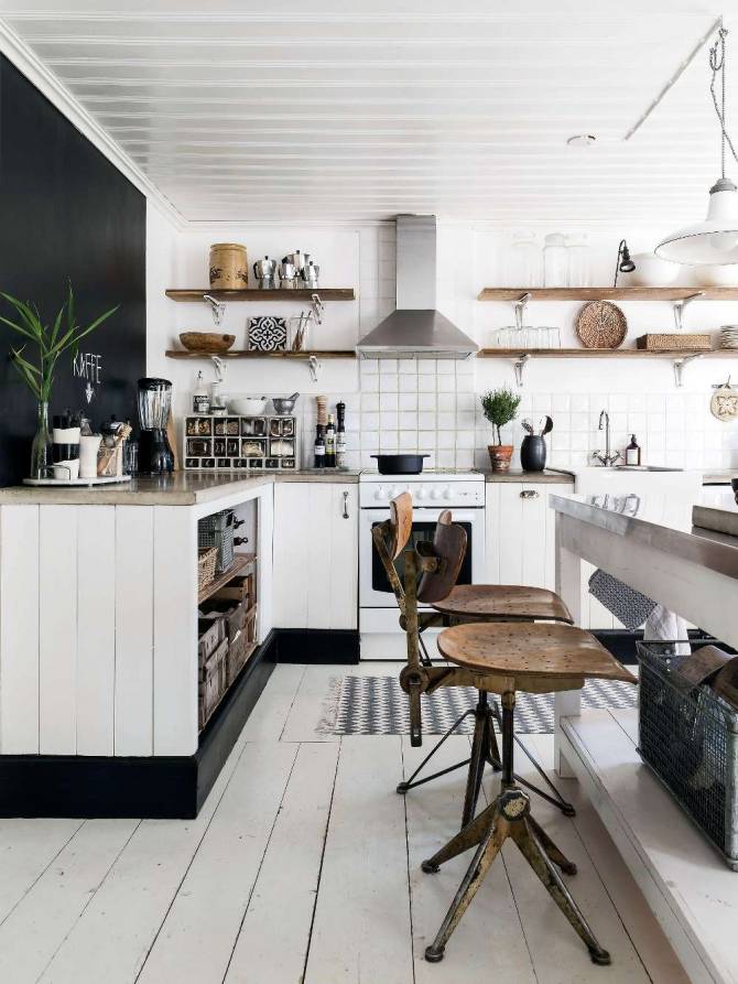 Une maison en Suede mélangeant style rustique et objets industriels