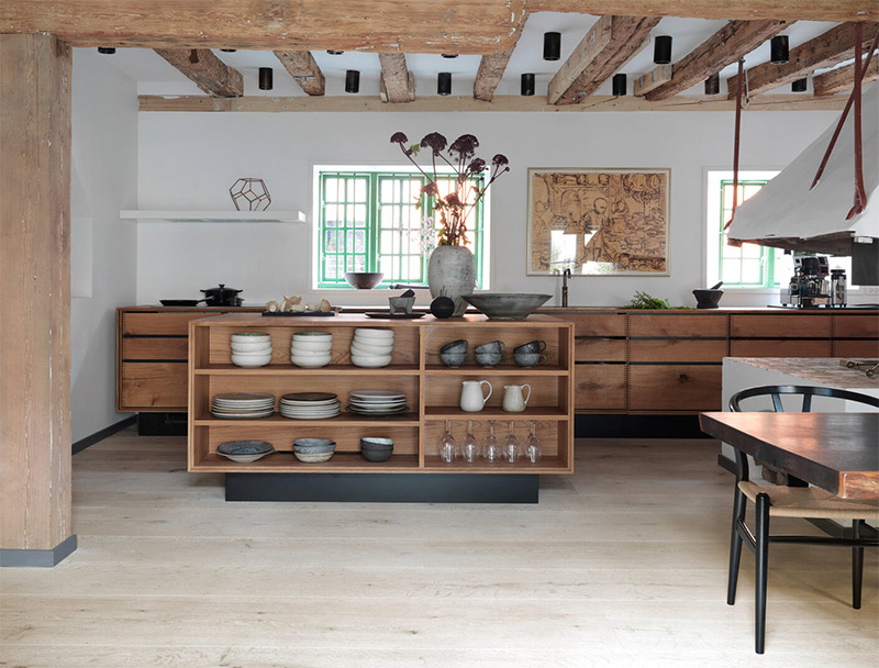 La cuisine rustique moderne de Garde Hvalsøe - Modèle Dinesen Heart Oak La cuisine rustique moderne de Garde Hvalsøe - Modèle Dinesen Heart Oak