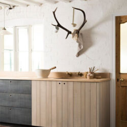 La cuisine tout bois rustique et design de Sebastian Cox pour Devol