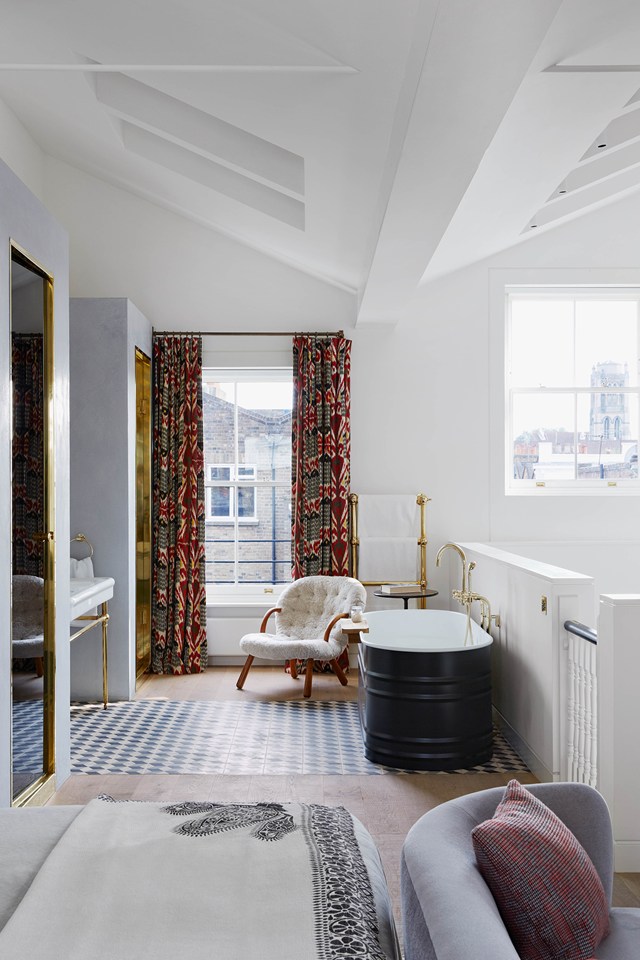 La salle de bain se met en scène || L'intérieur de Suzy Hoodless-Hackett-Holland à Notting hill La salle de bain se met en scène || L'intérieur de Suzy Hoodless-Hackett-Holland à Notting hill