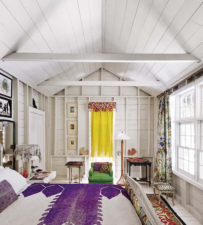 Emilie Irving house Springs East Hampton || Maison bohème + Mix and match de tissus etniques