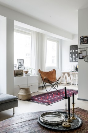 Laura Seppänen interior avec fauteuil en cuir Buttefly