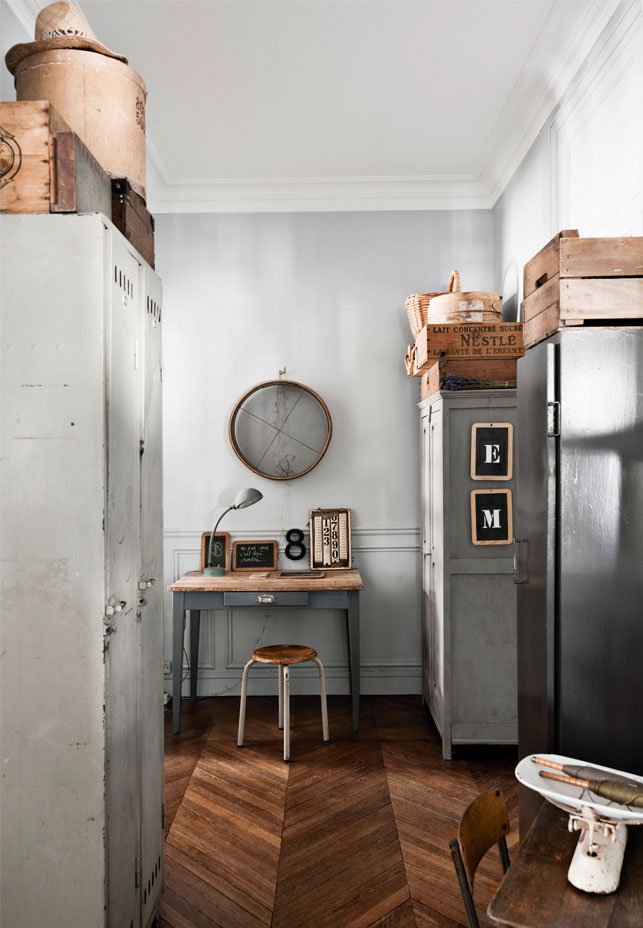 L'appartement parisien d'Ariane Dalle à l'esprit brocante campagne