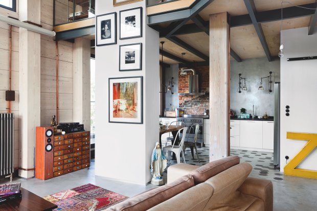 Un loft de style industriel a Varsovie