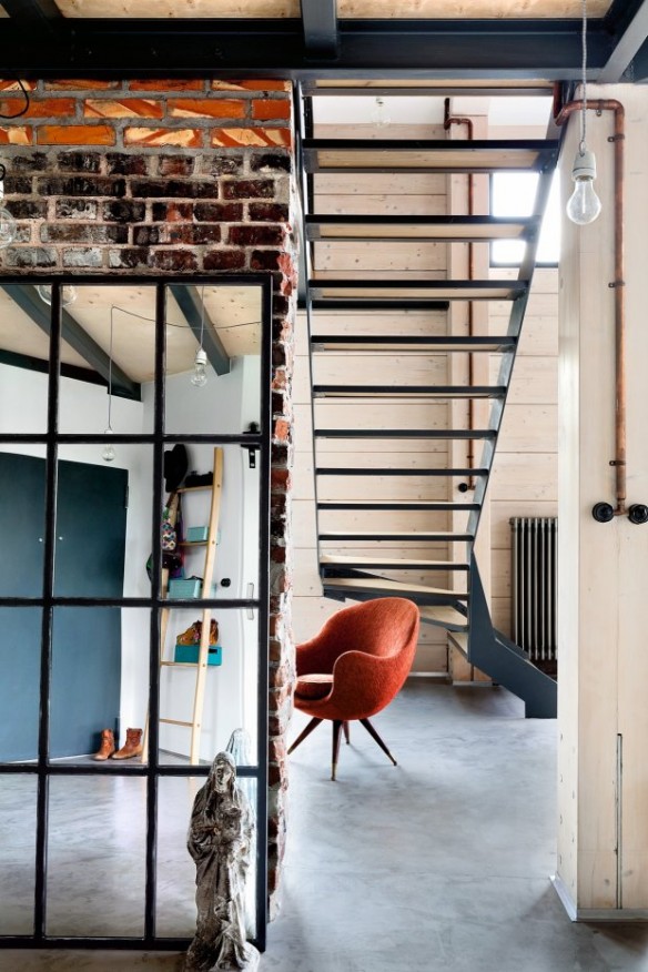 Un loft de style industriel a Varsovie