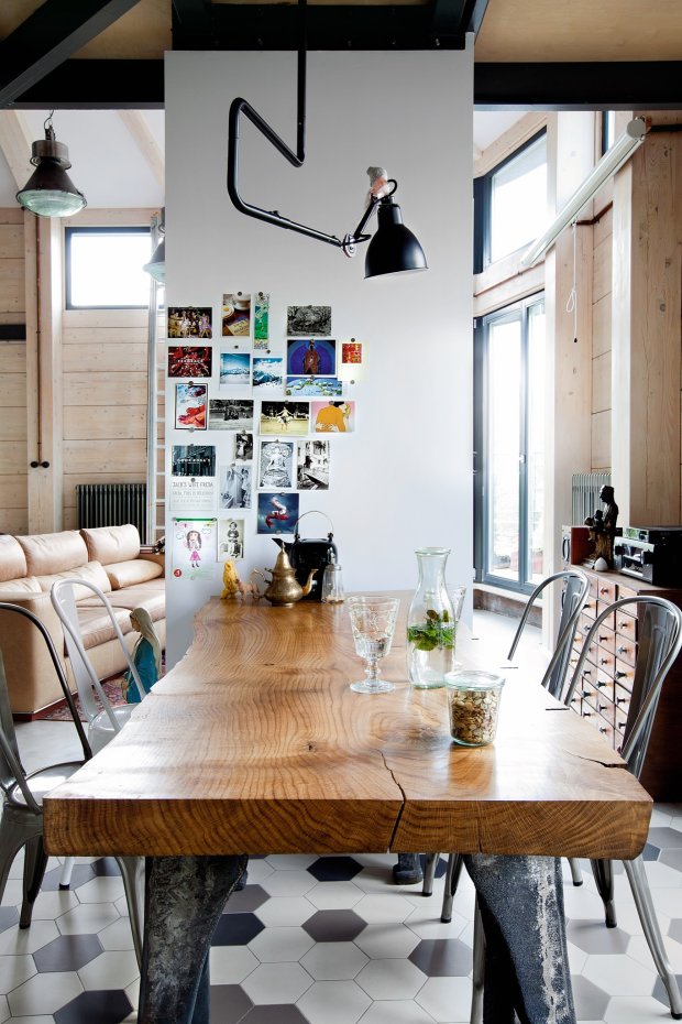 Un loft de style industriel a Varsovie