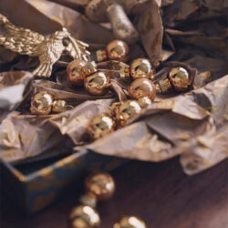 golden-christmas_catalogue-sostrene-greene