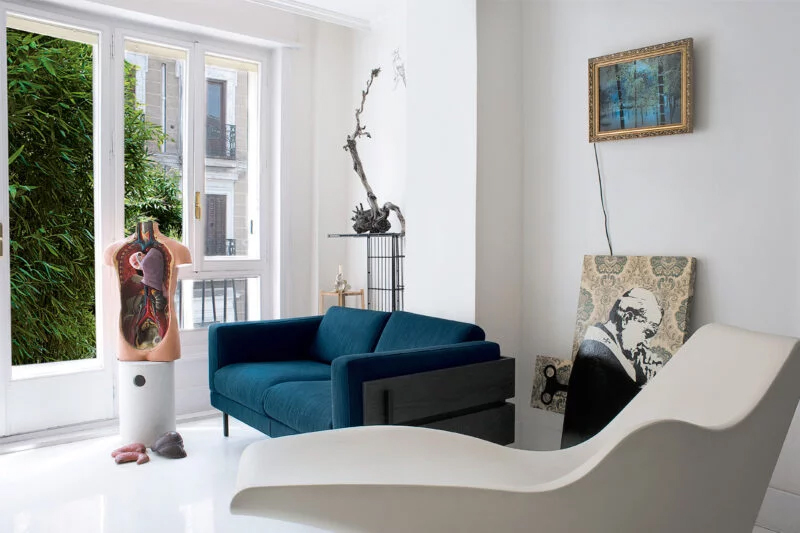 Le studio blanc conceptuel à Madrid de Juan Pablo Ramirez