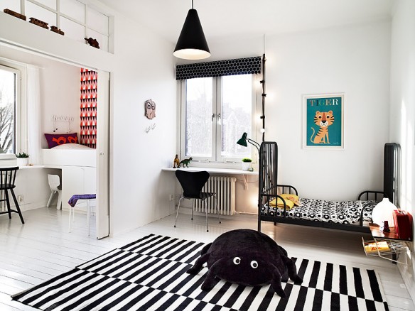 Une chambre d'enfant en noir et blanc via Stadshem Une chambre d'enfant en noir et blanc via Stadshem