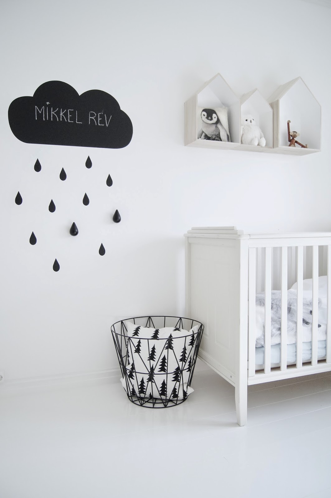 via mittlillehjerte - Chambre-de bébé en noir et blanc