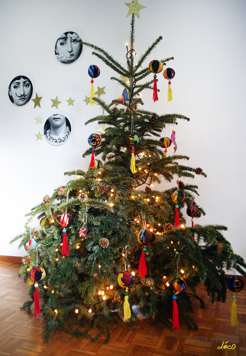 Turbulences déco - Décorations de Noël maison - DIY boules de Noël en canevas