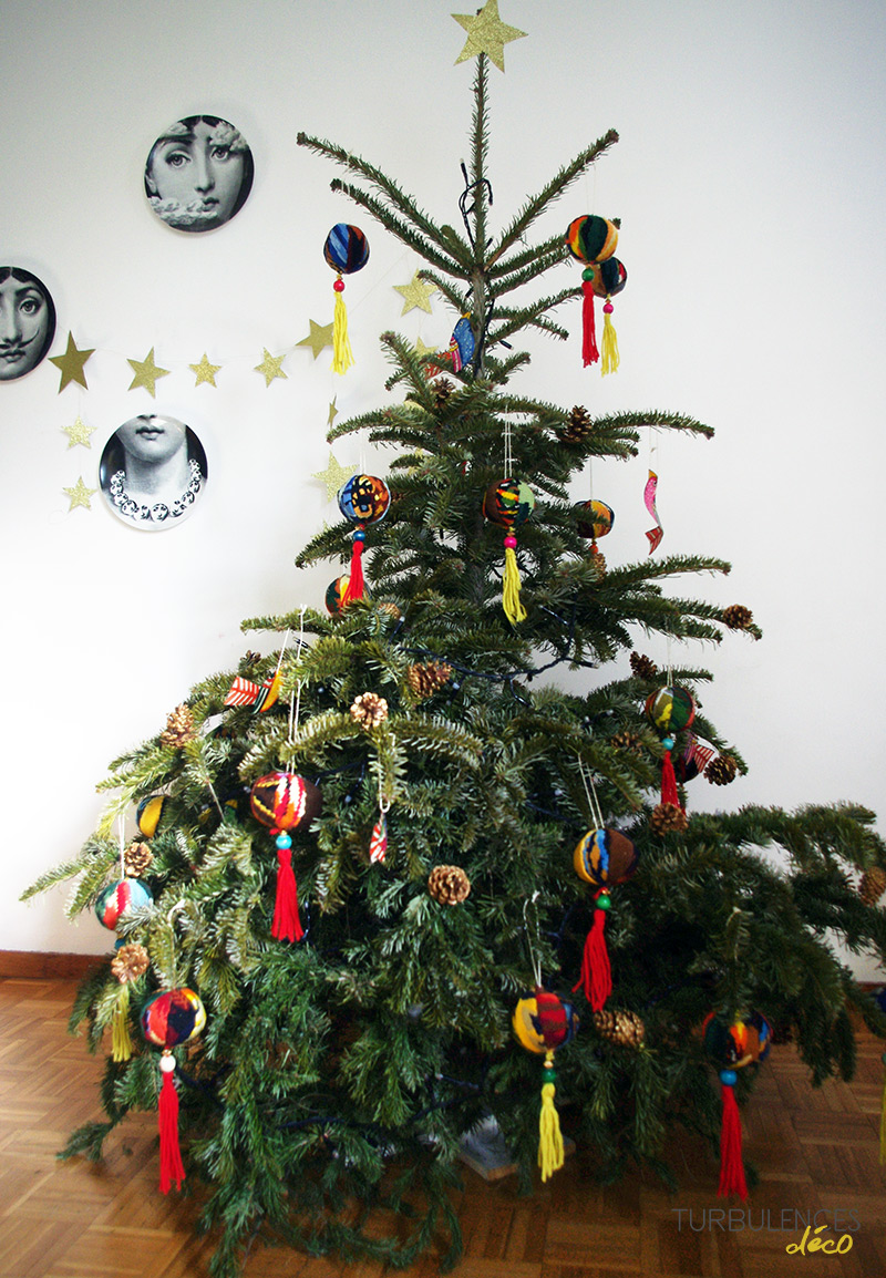 Turbulences déco - Décorations de Noël maison - DIY boules de Noël en canevas