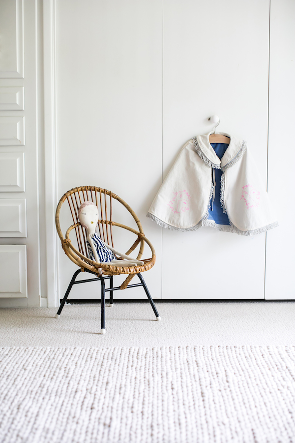 Chambre d'enfant monochrome blanc pour enfants du design