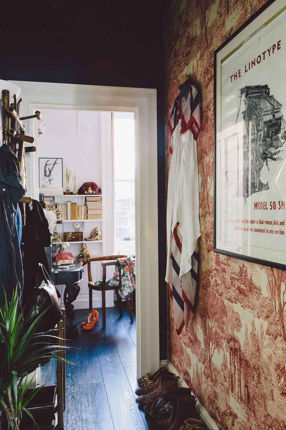 La maison d'Edd et Cassandra à Bristol, propriétaires de Dig Haüshizzle || #décoration #noir #toile #jouy 