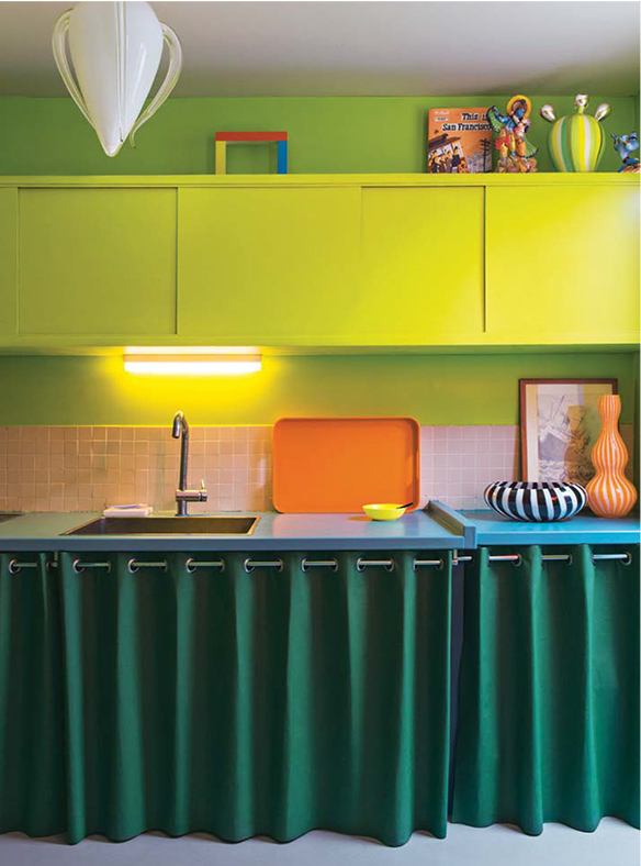 L'intérieur de Marco Mencacci qui ose la couleur en déco