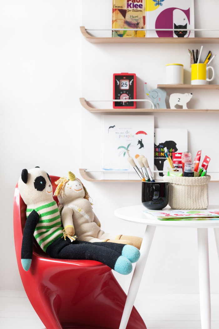 Chambre d'enfant monochrome blanc pour enfants du design