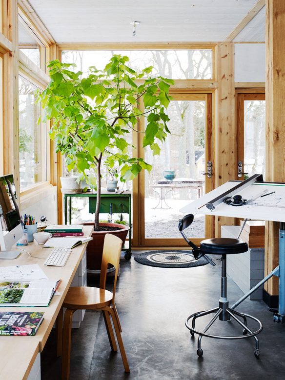 La maison de Calle Forsbergs et Marika Delins : Véranda en bois de chantier